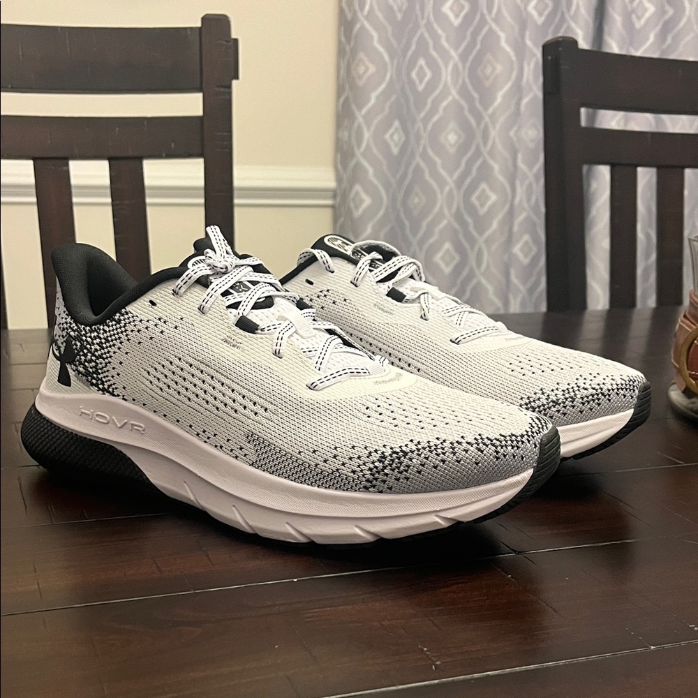 Under Armour HOVR Turbulence 2 Shoes Sneakers white black new Mens Size 11